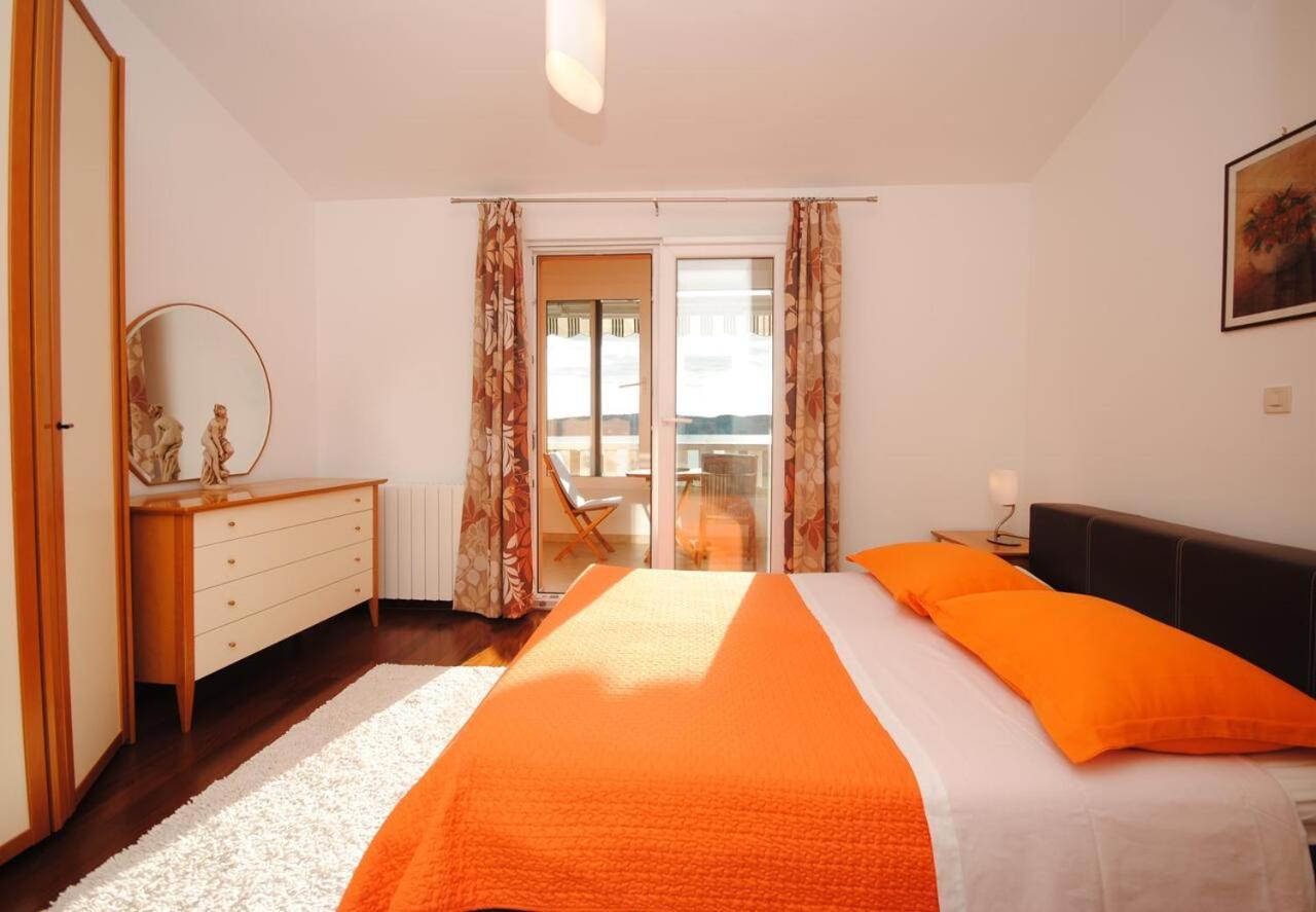 Seaview Luxury Apartment "Lucy" With Terrace & Vintage Summer Kitchen Trogir Luaran gambar