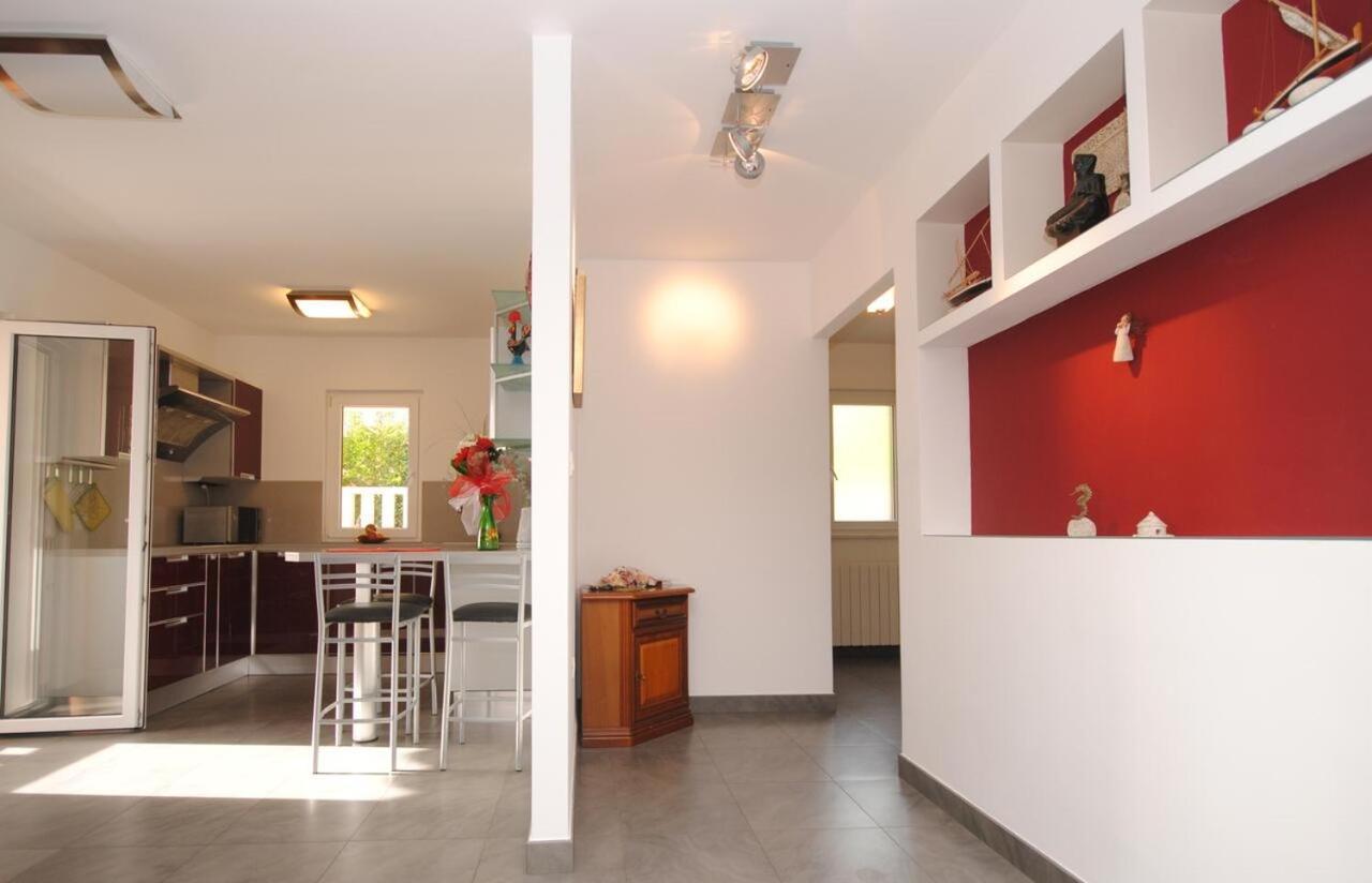 Seaview Luxury Apartment "Lucy" With Terrace & Vintage Summer Kitchen Trogir Luaran gambar